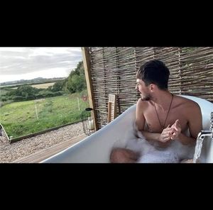 Meet your Posher, Levi